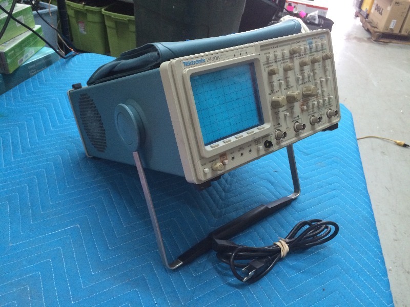 Digital Osscilloscope  Tektronix  2430A  works fine