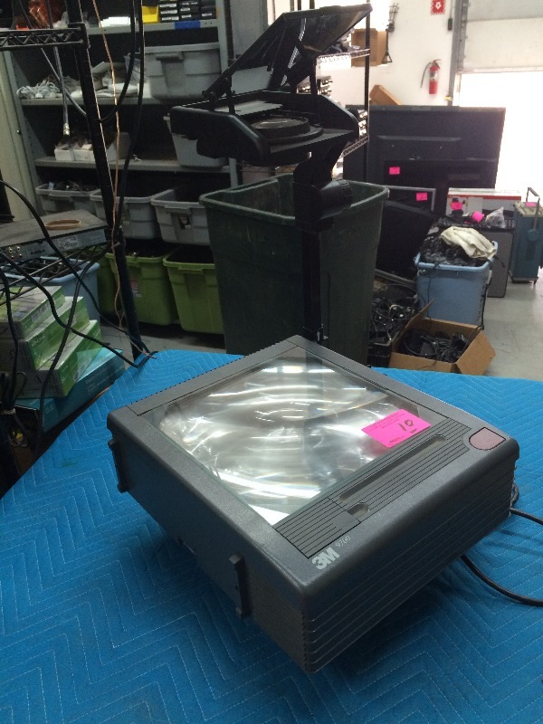 3M 9700 Overhead Projector - works fine