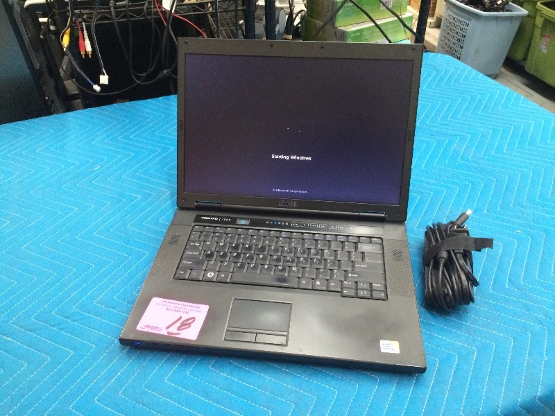 Dell Laptop  Vostro 1520  4 GB Ram  Windows 7   Works Fine