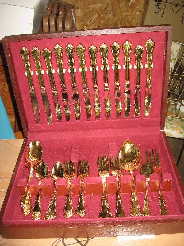 Very nice Oneida Communitu gold p...
