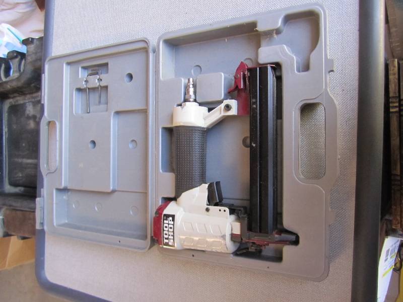 Tool Shop air nail gun with case. G...