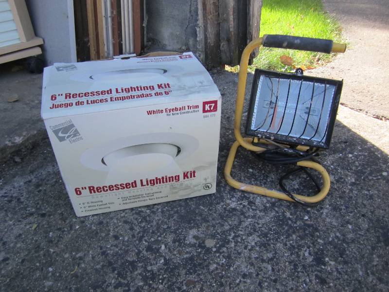 Pair of lighting fixtures for the h...