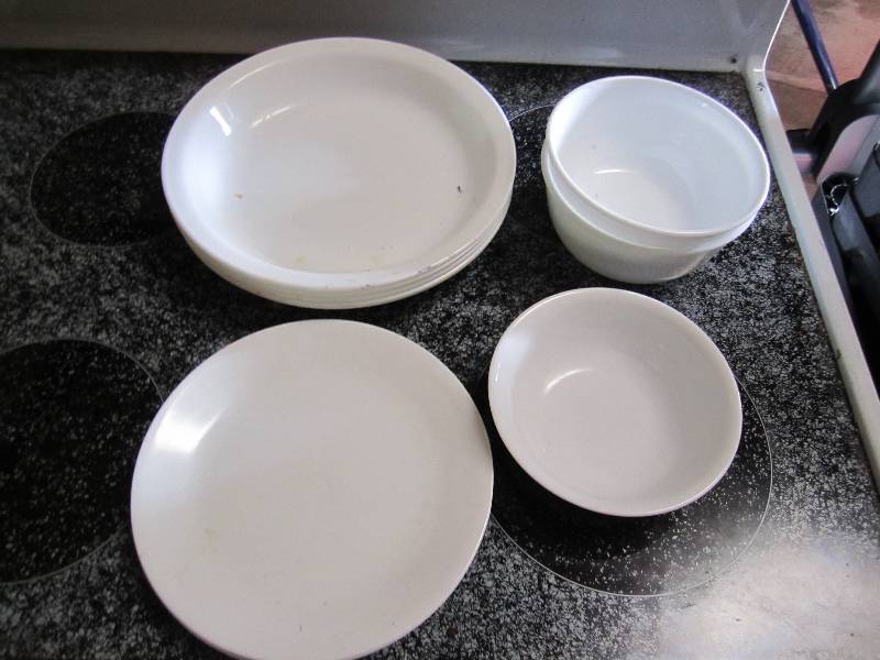 Small set of white Correle dinner p...