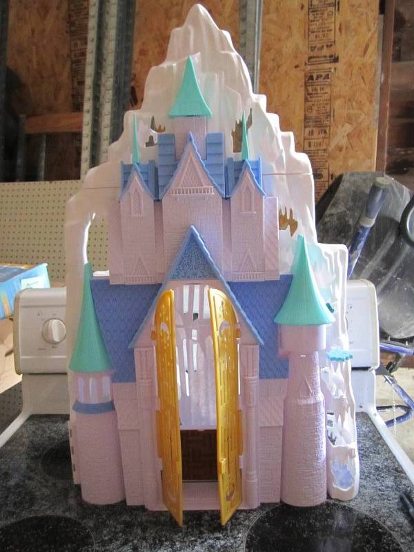 Very nice castle doll house....