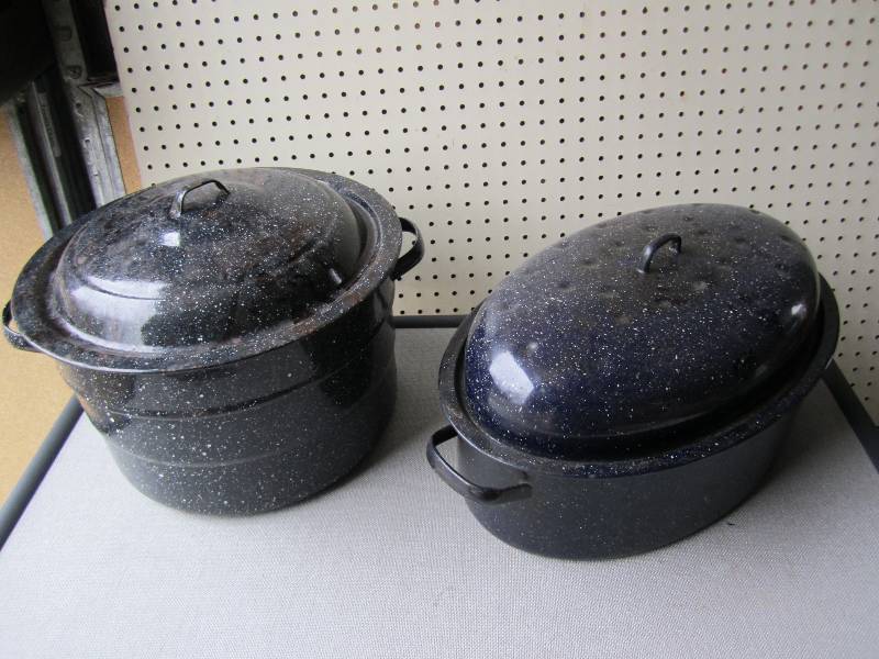 2 stock pots...