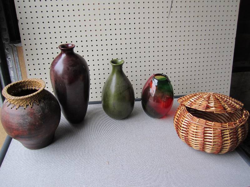 Lot of vases and baskets...