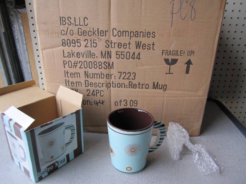 case of 24 brand new Retro Mugs...