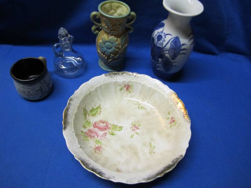 Lot of decorative glssware...