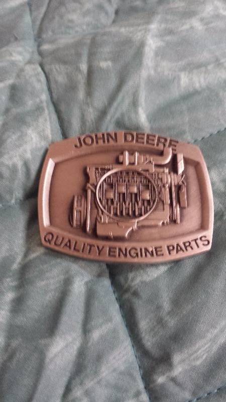 lot 2 image: John Deere Quality Engine Parts
