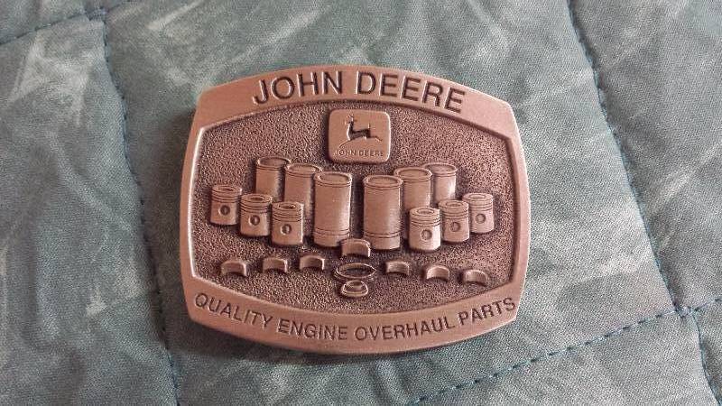 lot 30 image: John Deere Quality Engine Overhaul Parts