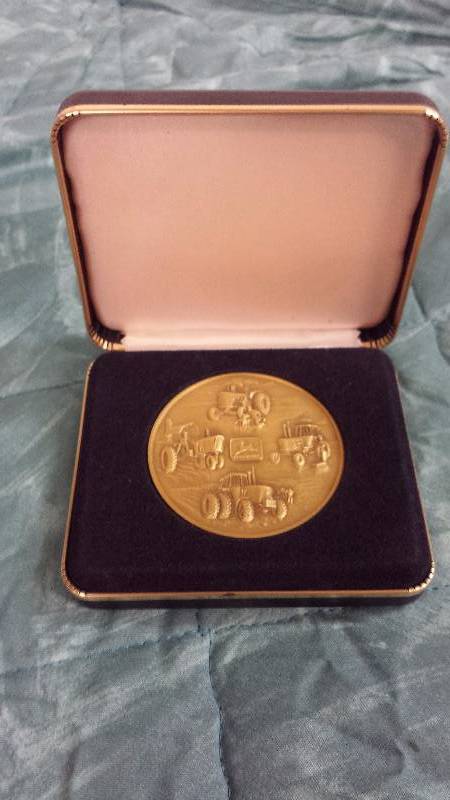 lot 39 image: 1982 Gold Trademark