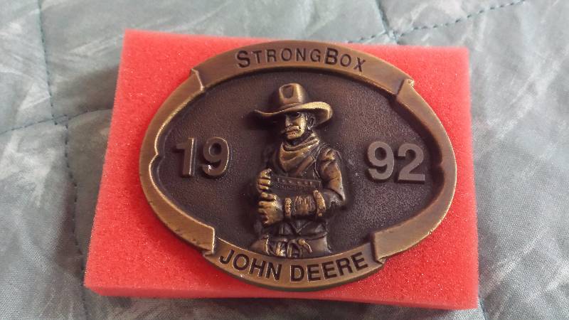 lot 75 image: John Deere 1992 Strongbox