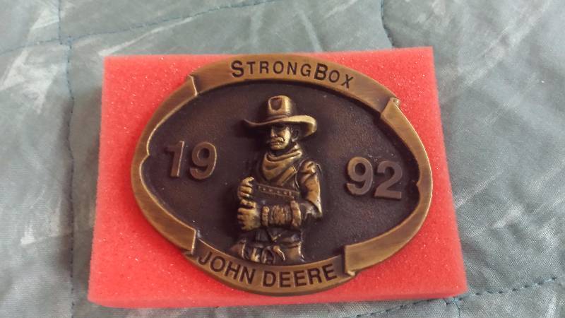 lot 79 image: John Deere 1992 Strongbox