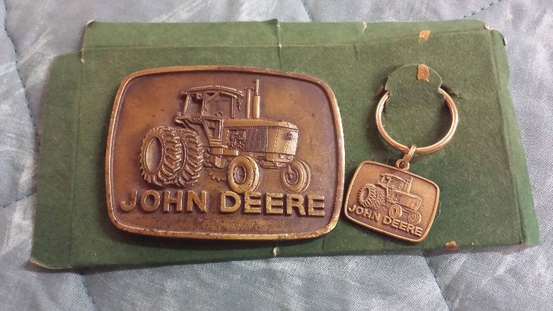 lot 99 image: John Deere & Keychain