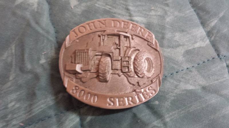 lot 124 image: John Deere 8000 Series