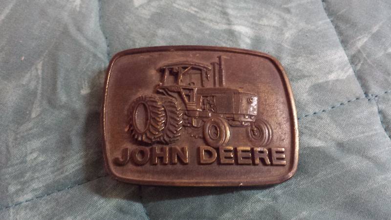 lot 145 image: John Deere 1977