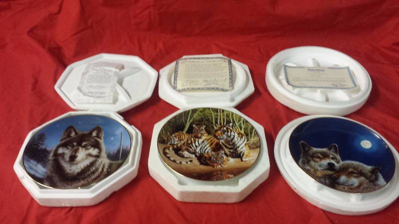 lot 209 image: Collectible Plates