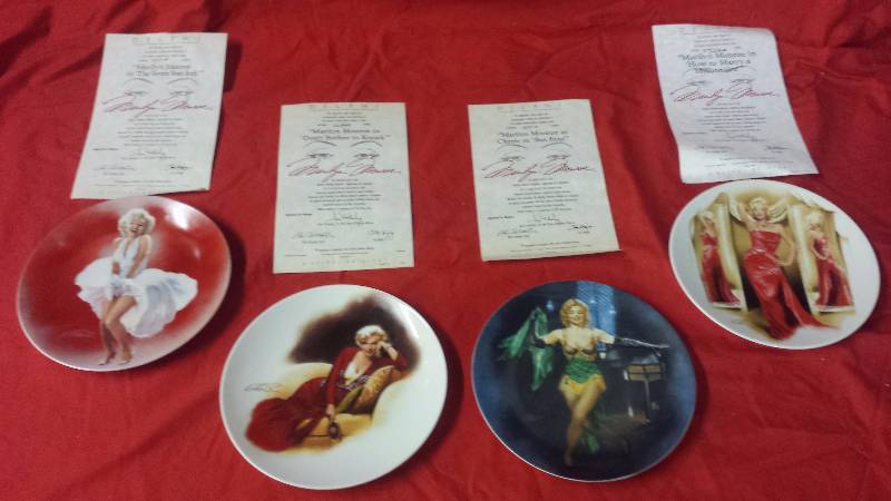 lot 213 image: Marlyn Monroe DelphiBradford Collectible Plates