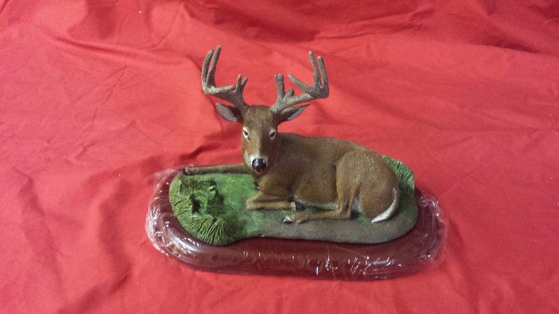 lot 236 image: The Danbury Mint Summer Velvet
