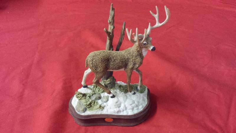lot 265 image: The Franklin Mint Ten Point Buck