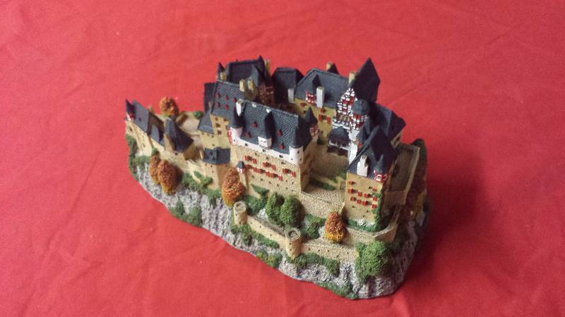 lot 282 image: The Danbury Mint Eltz Castle Rhineland-Palatinate, Germany