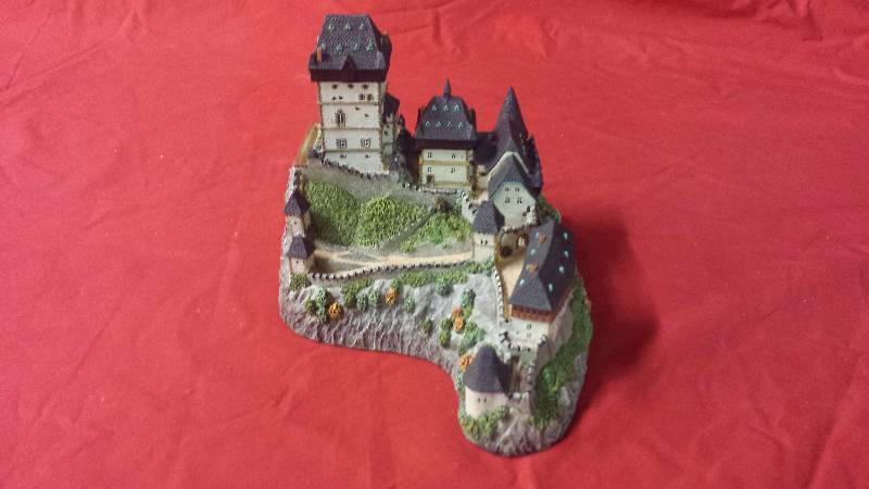 lot 283 image: The Danbury Mint Karlstejn Castle Bohemia, Czech Republic