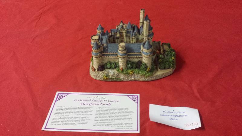 lot 284 image: The Danbury Mint Pierrefonds Castle Valois, France