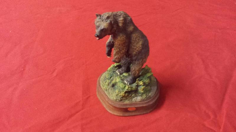lot 301 image: The Franklin Mint The Grizzly Bear Grand Teton National Park