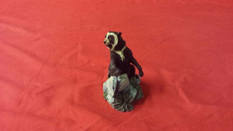 lot 306 image: The Franklin Mint Tremarctos Ornatus