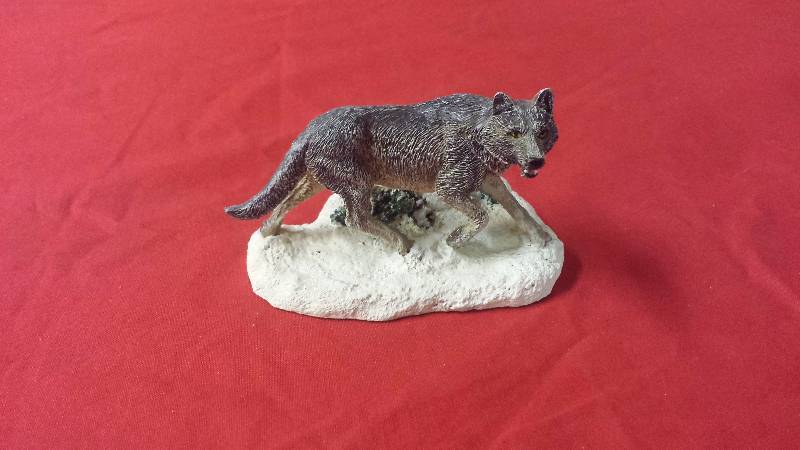 lot 322 image: The Franklin Mint Canis Lupus