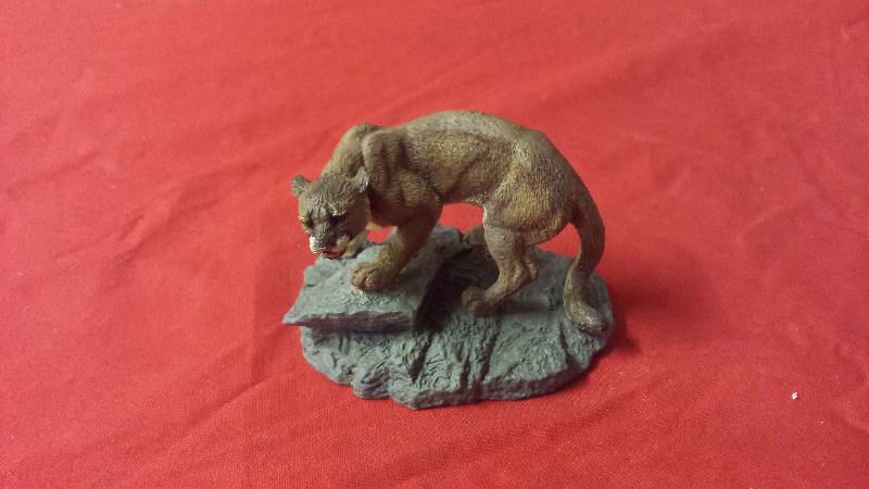 lot 337 image: The Franklin Mint Felis Concolor Couguar