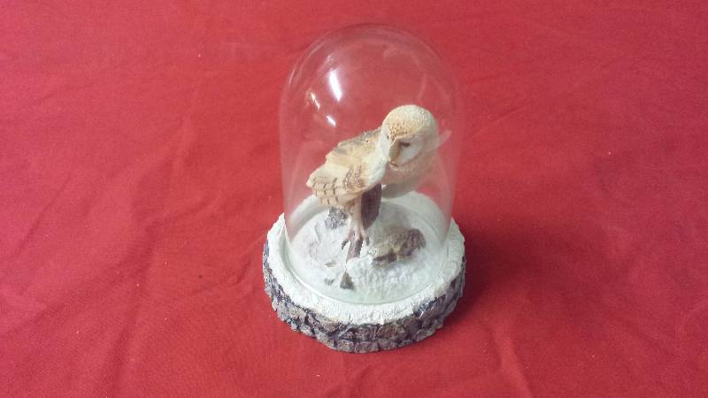 lot 344 image: The Franklin Mint The Magnificen Barn Owl Glass Dome
