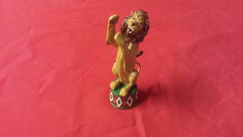 lot 352 image: Hamilton Collection Ringling Bros. Roaring Lion