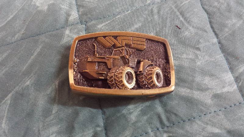 lot 110 image: WFE Field Boss 4-270 Tractor