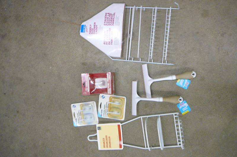 Lot of Bathroom Items