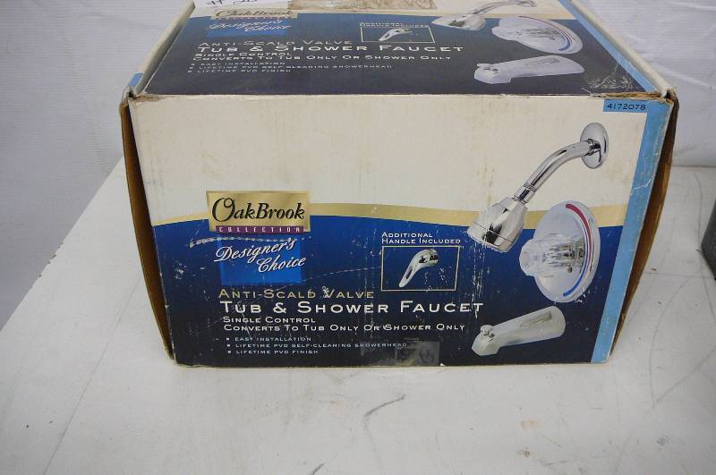 Oak Brook Tub & Shower Faucet
