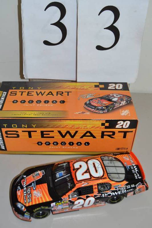 lot 33 image: Tony Stewart