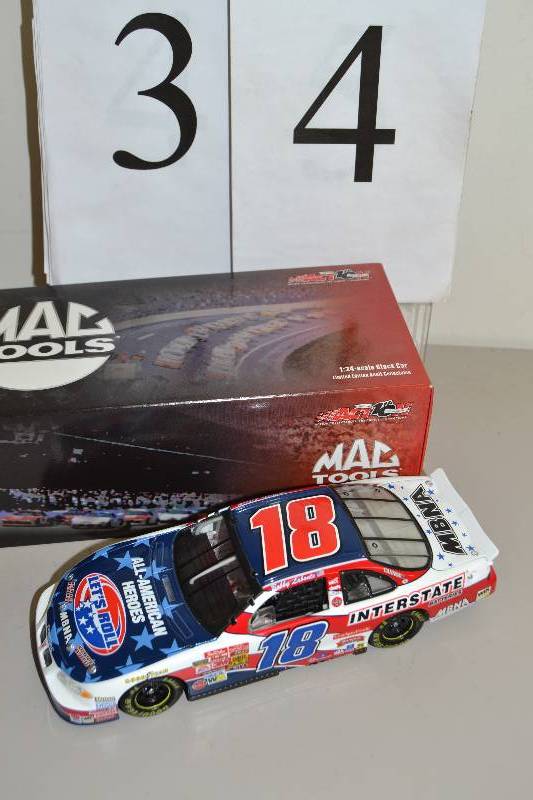 lot 34 image: Bobby Labonte