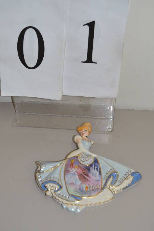 lot 1 image: Midnights Spell