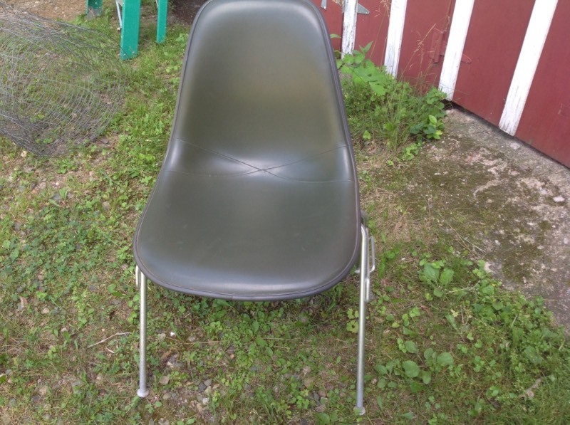 lot 5 image: Herman Miller Dark Olive Green Naugahyde Shell Chairs
