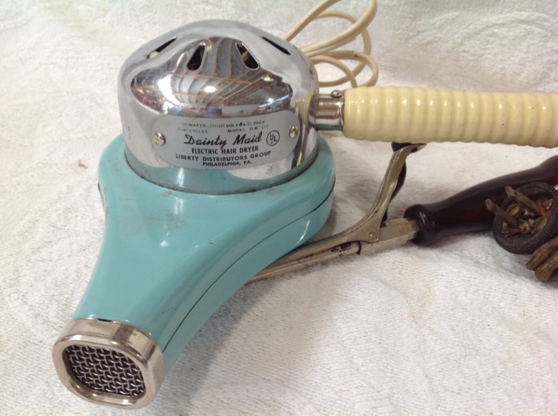lot 18 image: Vintage Dainty Maid Electric Blow Dryer & Curling Iron