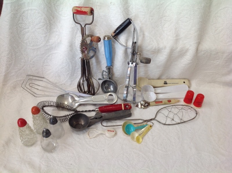 lot 23 image: Vintage Kitchen Utensils