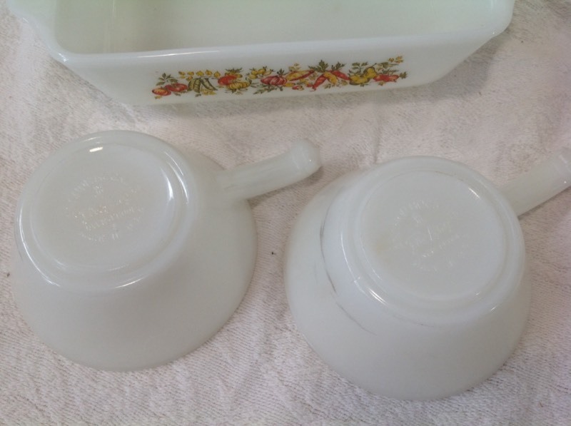 lot 26 image: Fire King Casseroles & Glass Oven Proof Loaf Pan