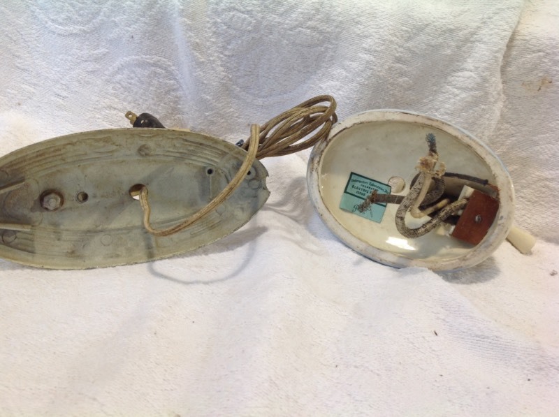 lot 33 image: Vintage Wall Light Fixtures