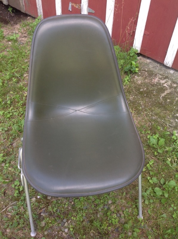 lot 7 image: Herman Miller Dark Olive Green Naugahyde Shell Chairs