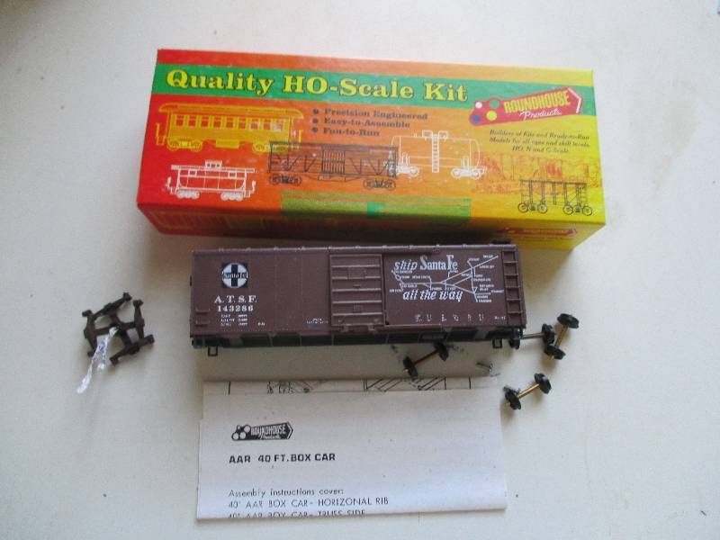 Quality HO-scale kit 40 AAR boxcar...
