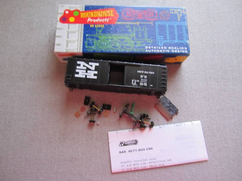 roundhouse products 7743 40box car...