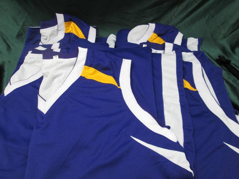 Qty 7 purple, white, and yellow tan...