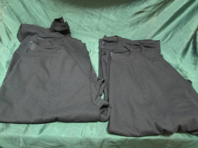 Qty 6 port and company black t-shir...
