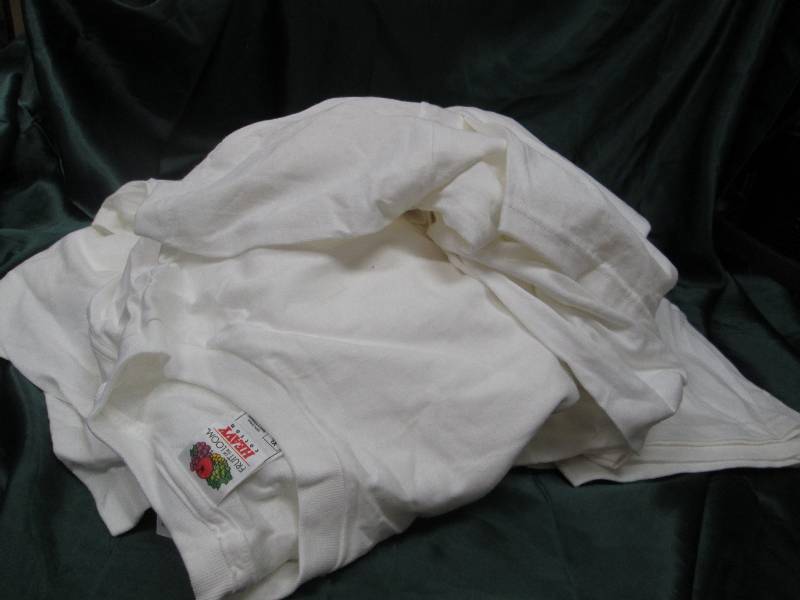 Qty 9 Fruit of the loom white t-shi...